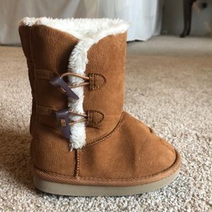 Old Navy size 6 faux fur lined boots